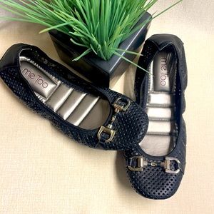 SOLD. Women’s shoes/flats, me Too, size 7M,black